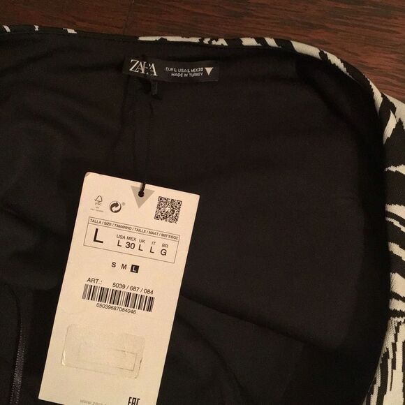 NWT ZARA Jacquard Black & White Floral One Shoulder Asymmetric Crop - Picture 6 of 6